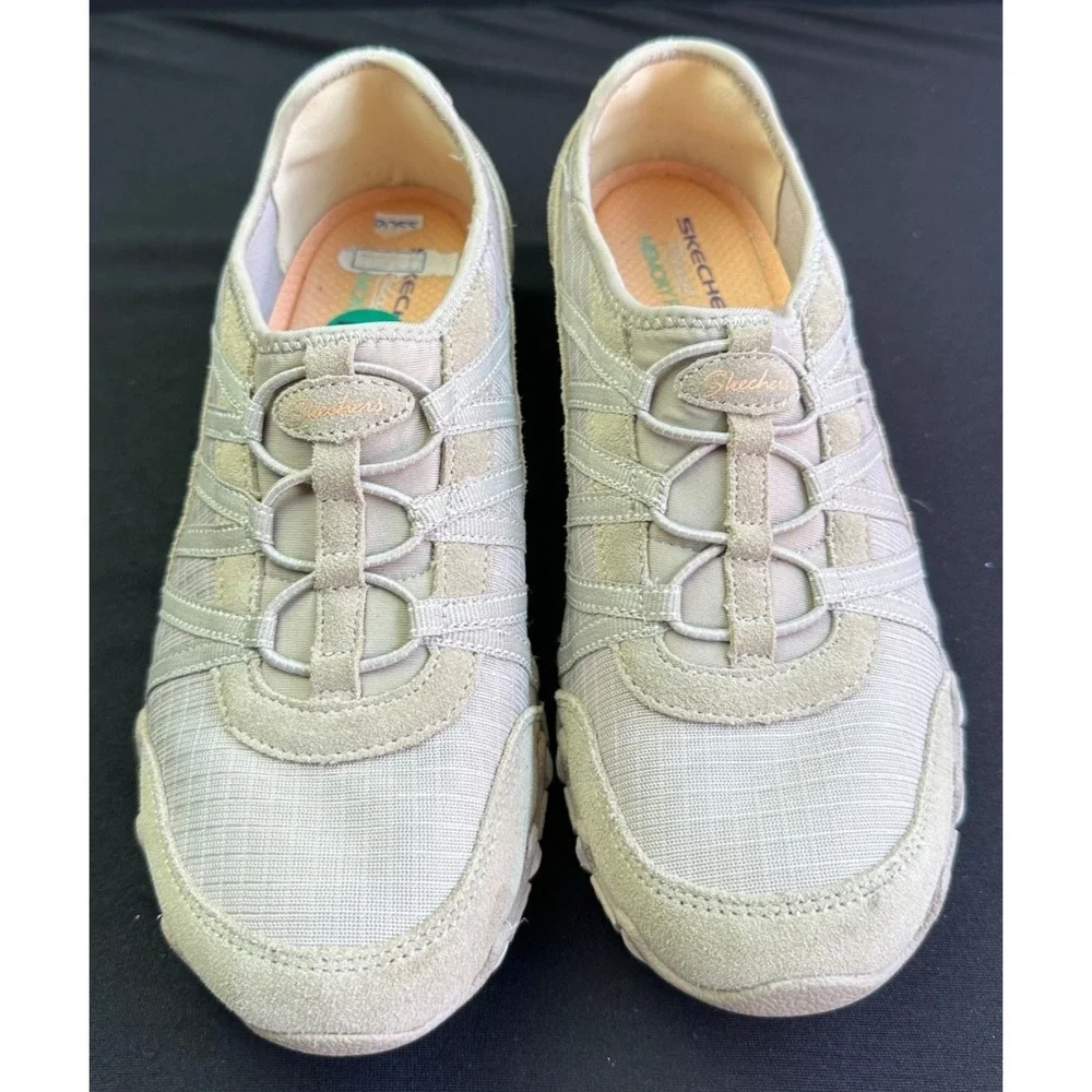 Skechers Women's Casual Breathe-Easy-A-Look Sneaker Flat Slip On Sz 7.5 Gray